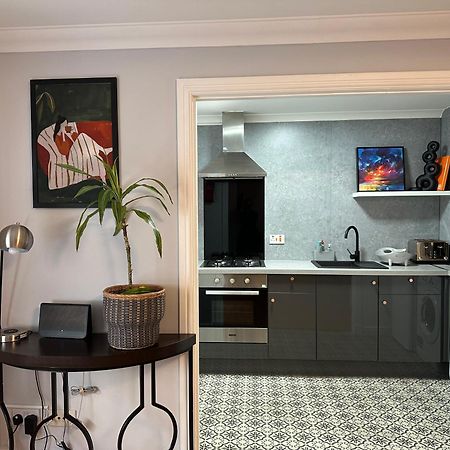 Private Main Door Lovely 2 Bedroom Apartment Единбург Екстериор снимка