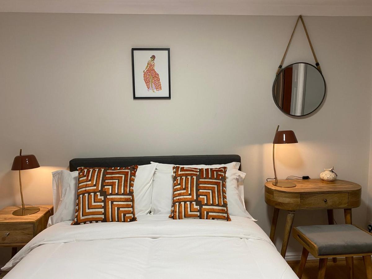 Private Main Door Lovely 2 Bedroom Apartment Единбург Екстериор снимка